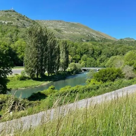 Le De * Lourdes